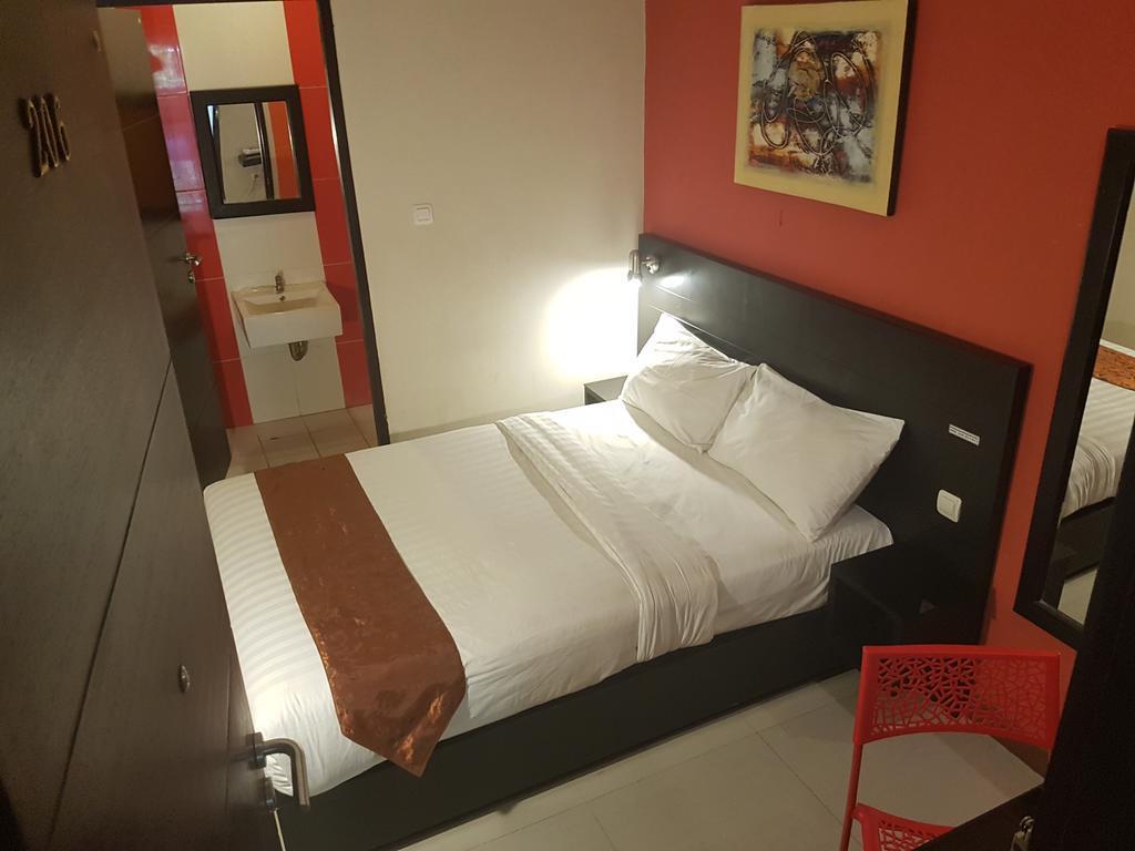 Budget Hotel Ambon Exterior photo