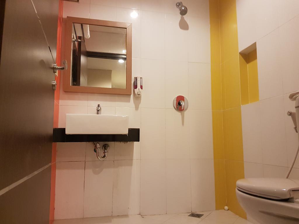 Budget Hotel Ambon Exterior photo