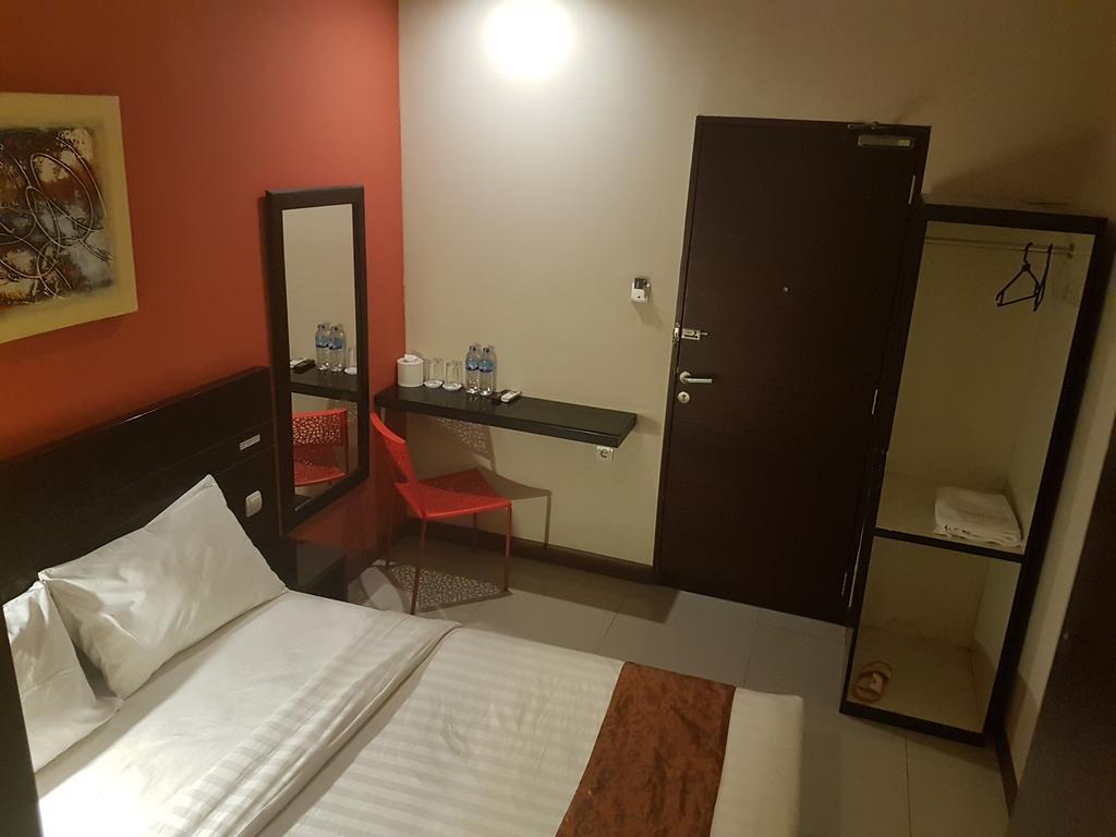 Budget Hotel Ambon Exterior photo