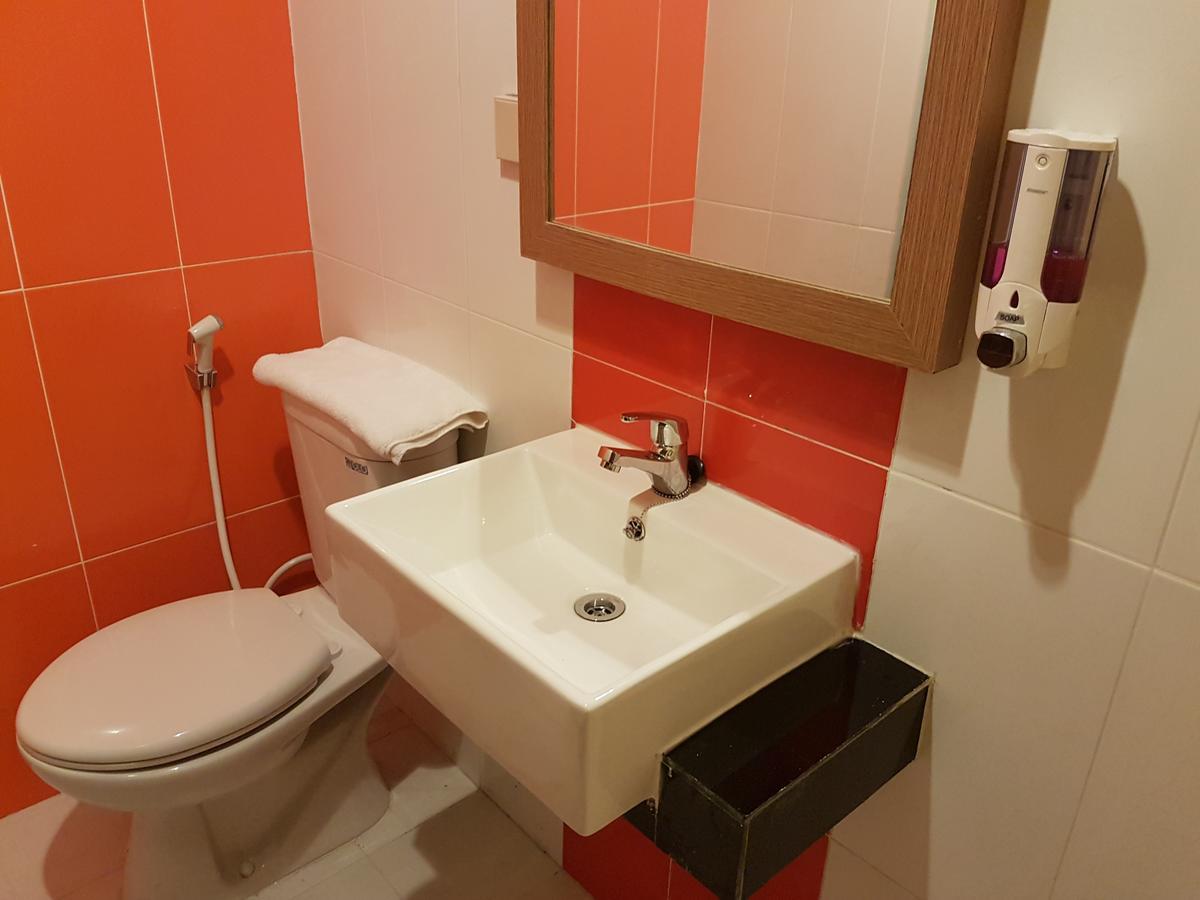 Budget Hotel Ambon Exterior photo