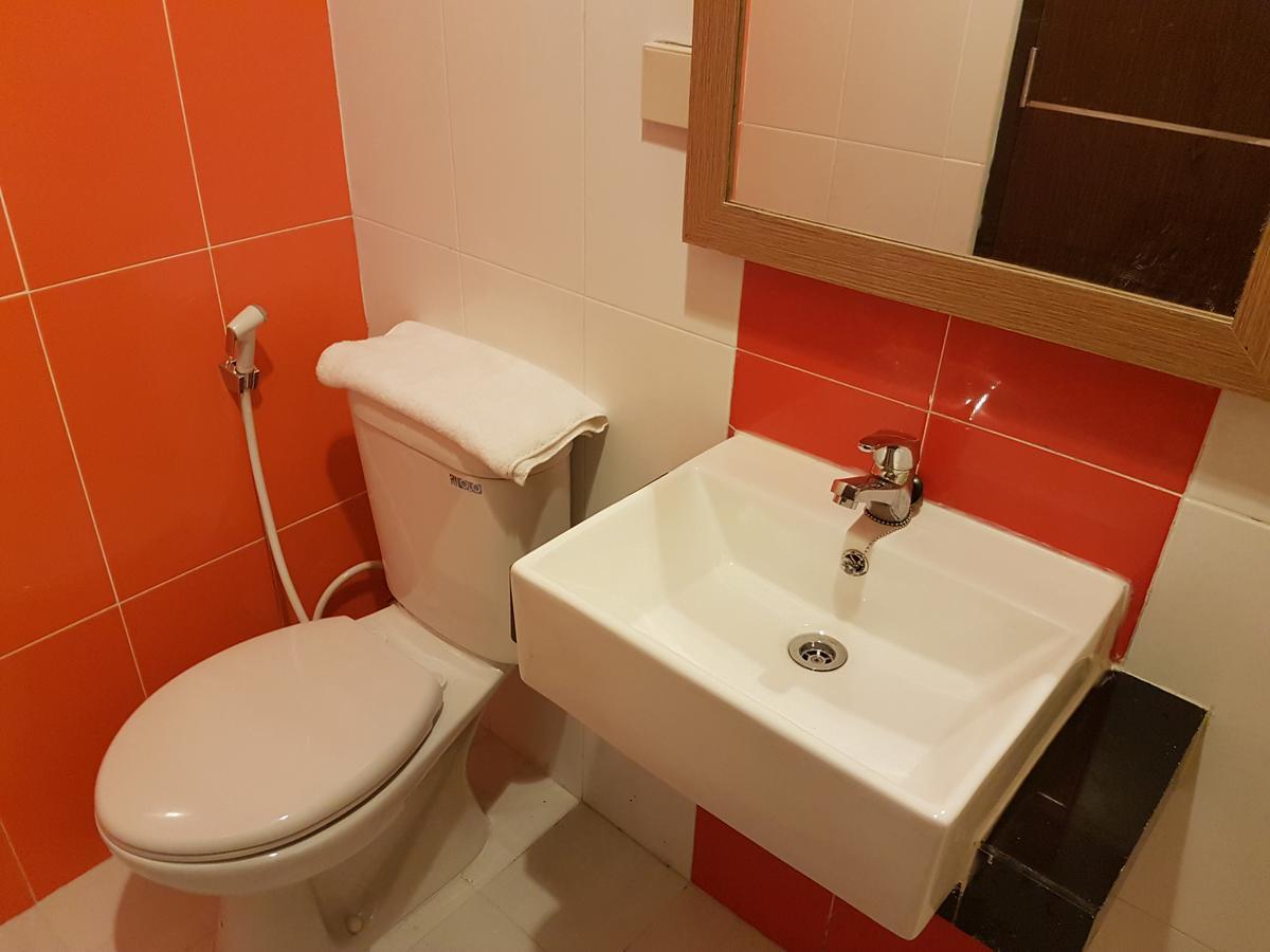 Budget Hotel Ambon Exterior photo