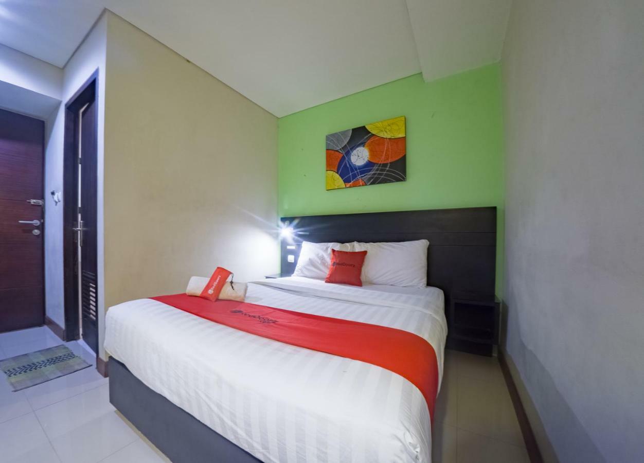 Budget Hotel Ambon Exterior photo