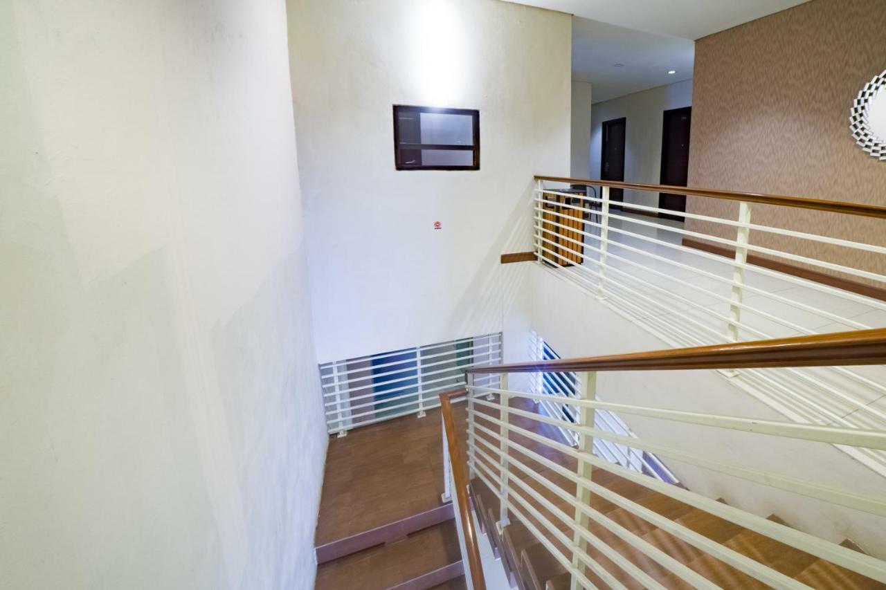Budget Hotel Ambon Exterior photo