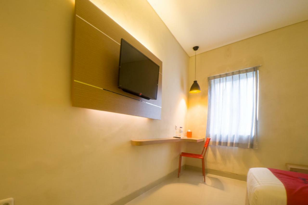 Budget Hotel Ambon Exterior photo