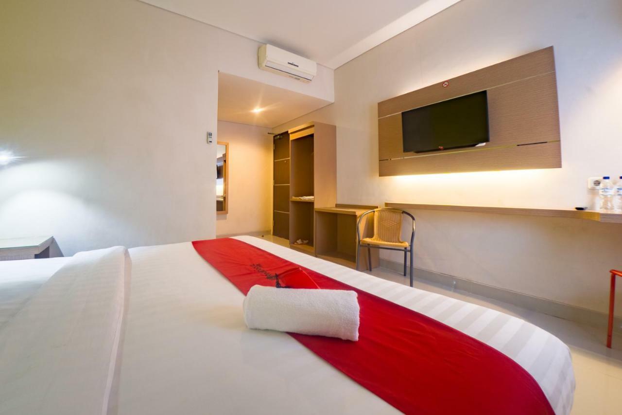 Budget Hotel Ambon Exterior photo
