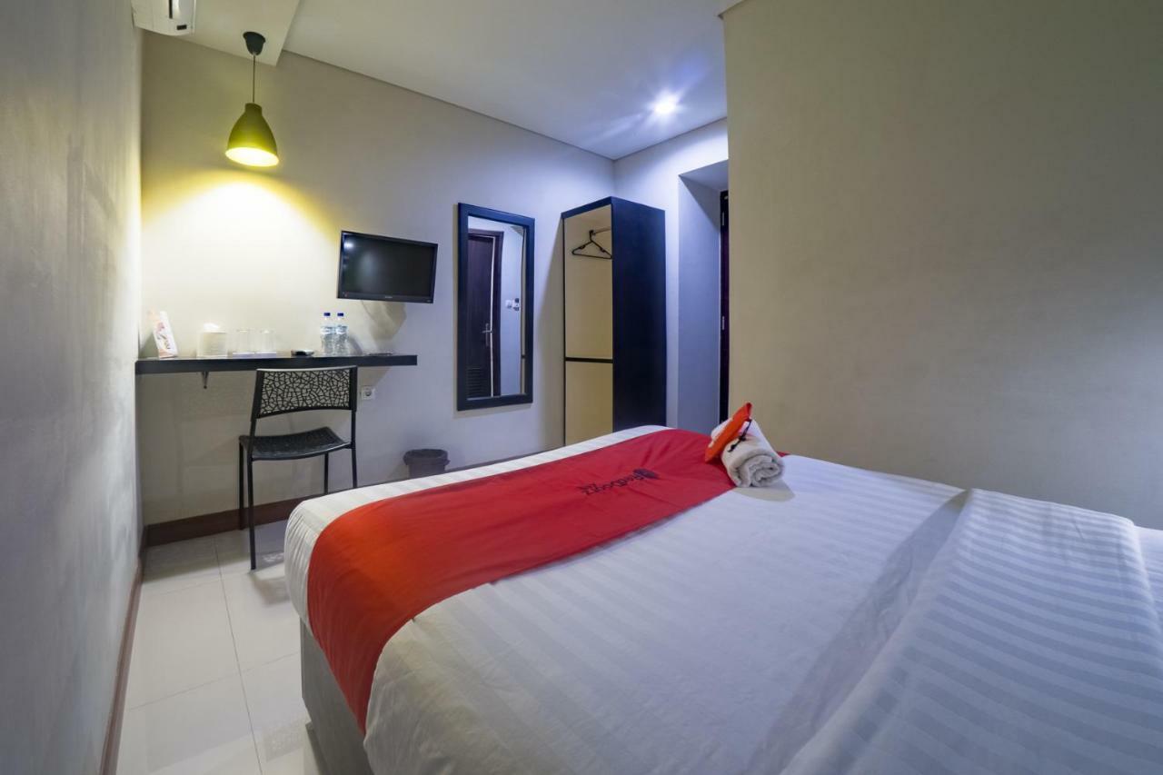 Budget Hotel Ambon Exterior photo