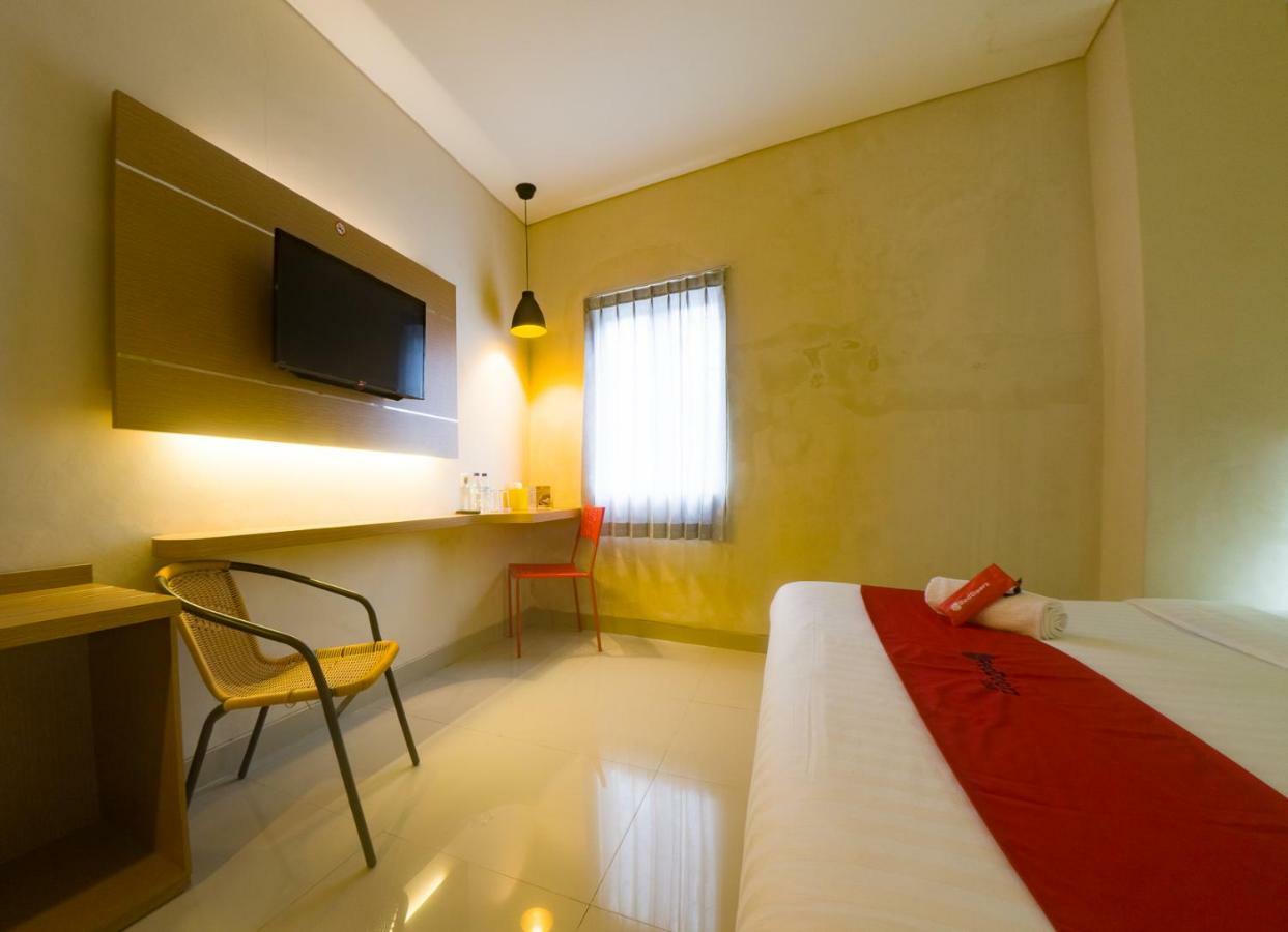 Budget Hotel Ambon Exterior photo