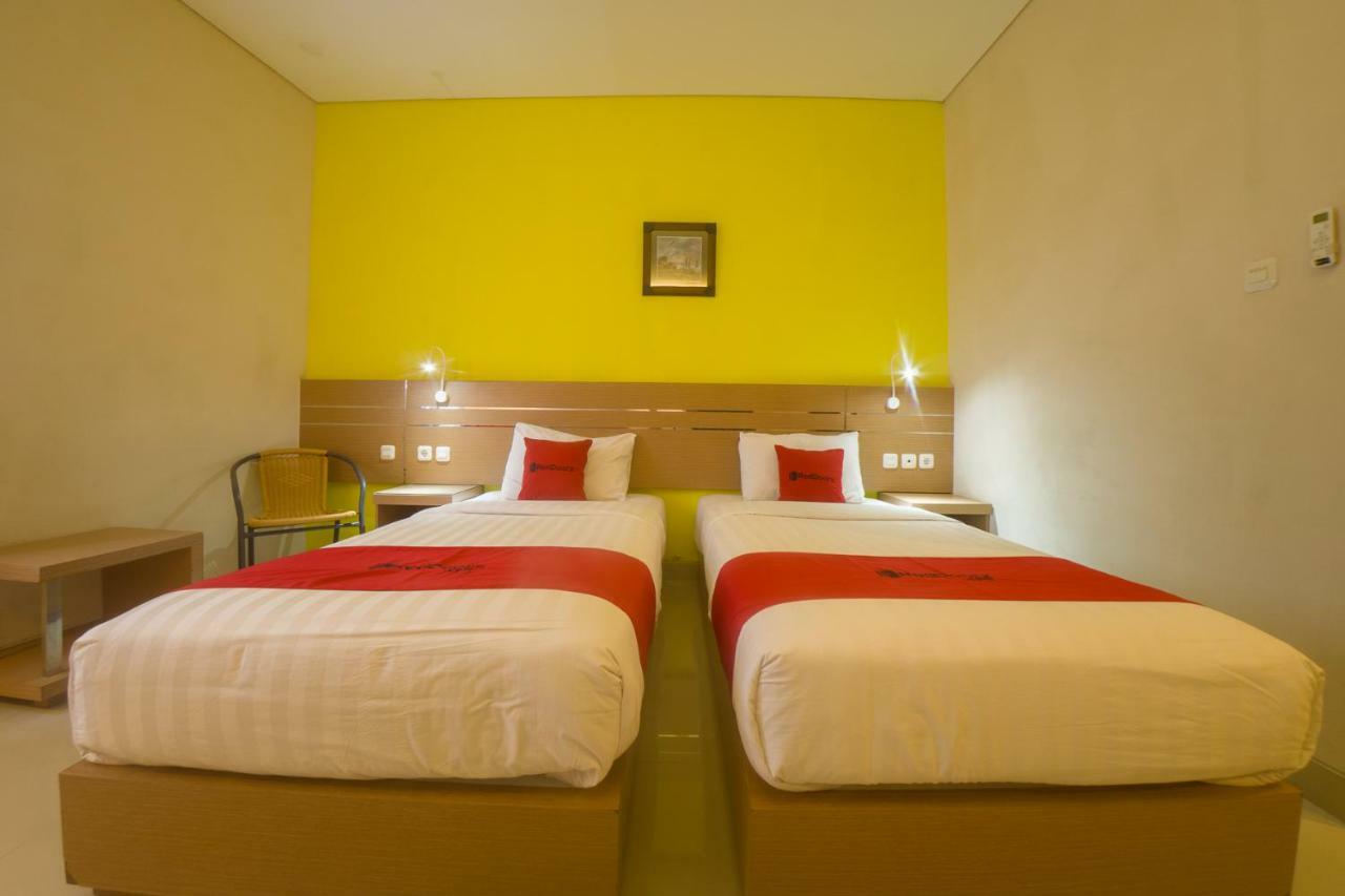 Budget Hotel Ambon Exterior photo