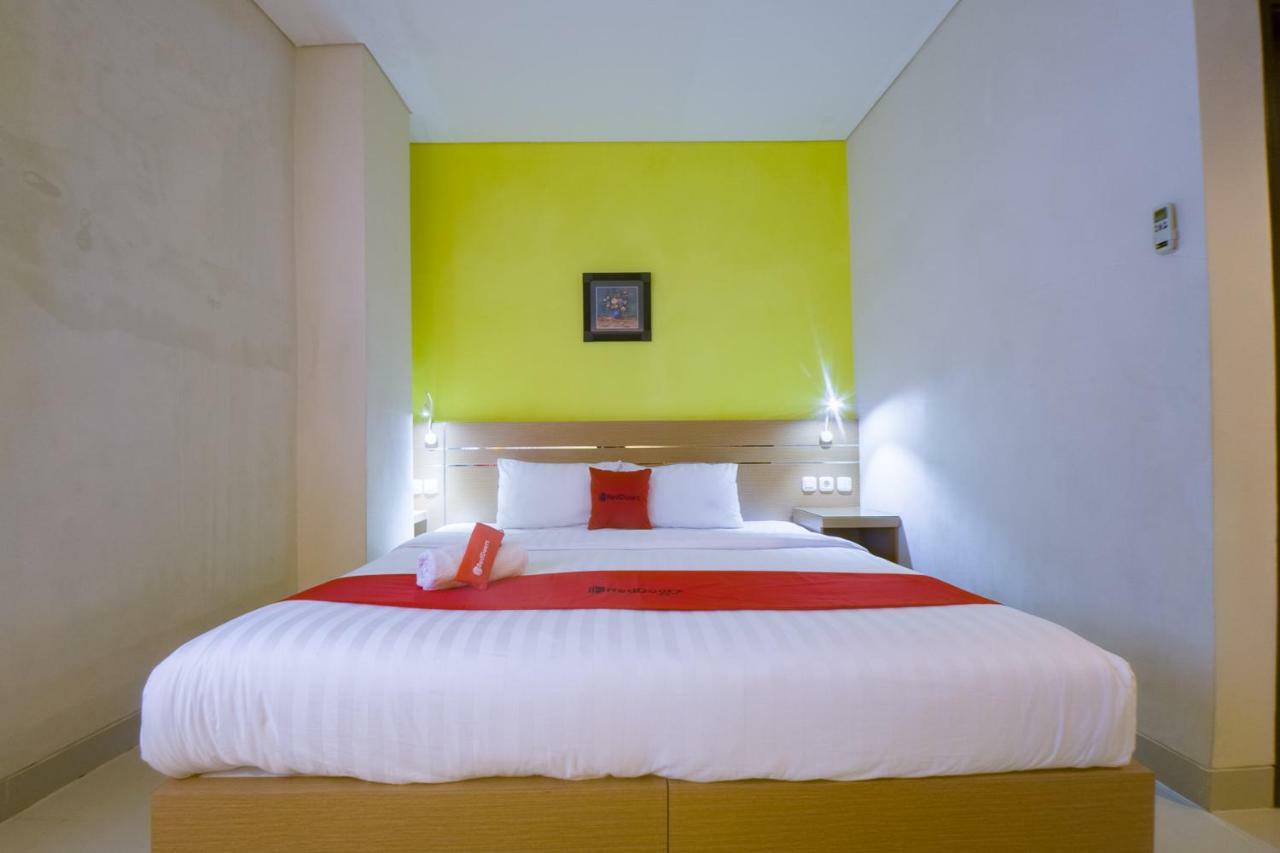 Budget Hotel Ambon Exterior photo