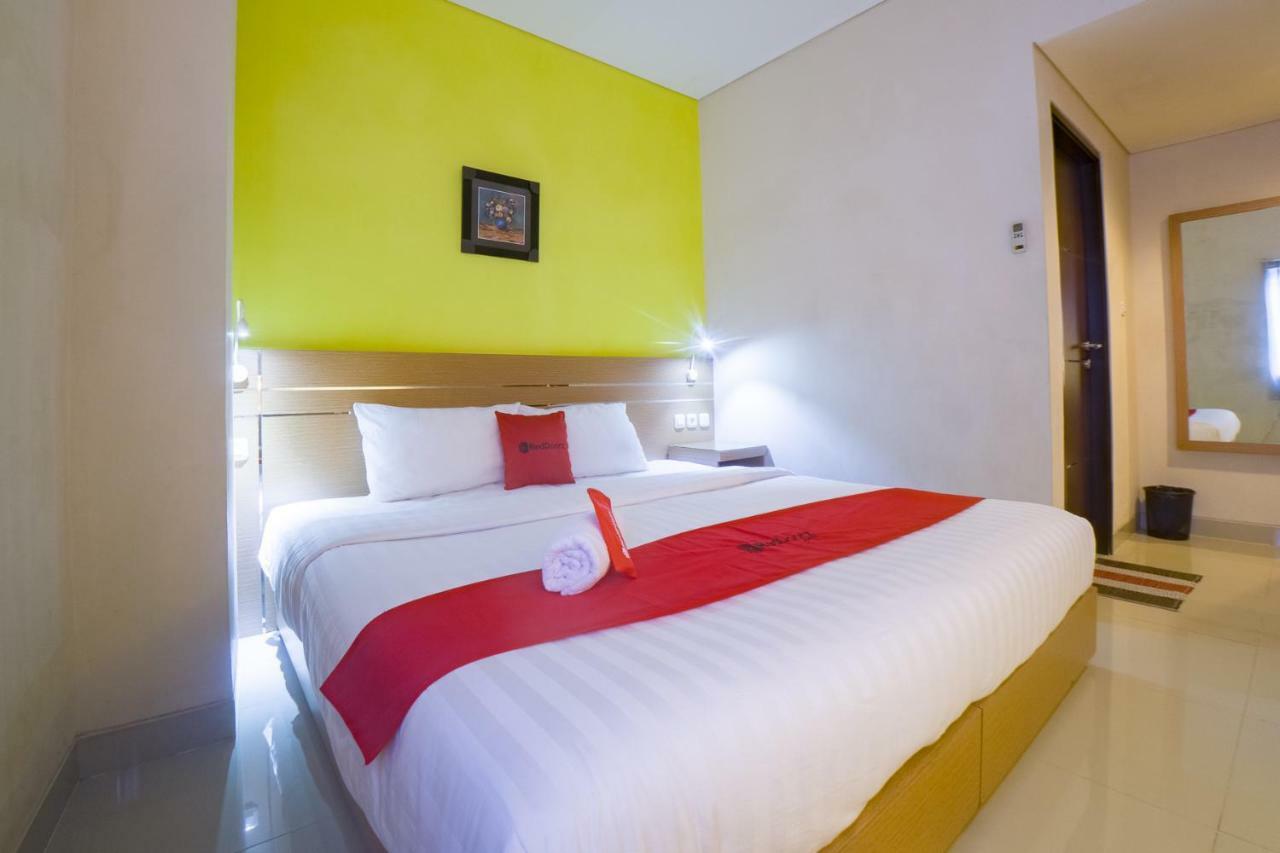 Budget Hotel Ambon Exterior photo