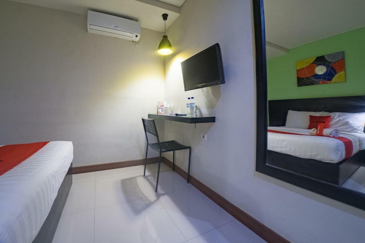 Budget Hotel Ambon Exterior photo