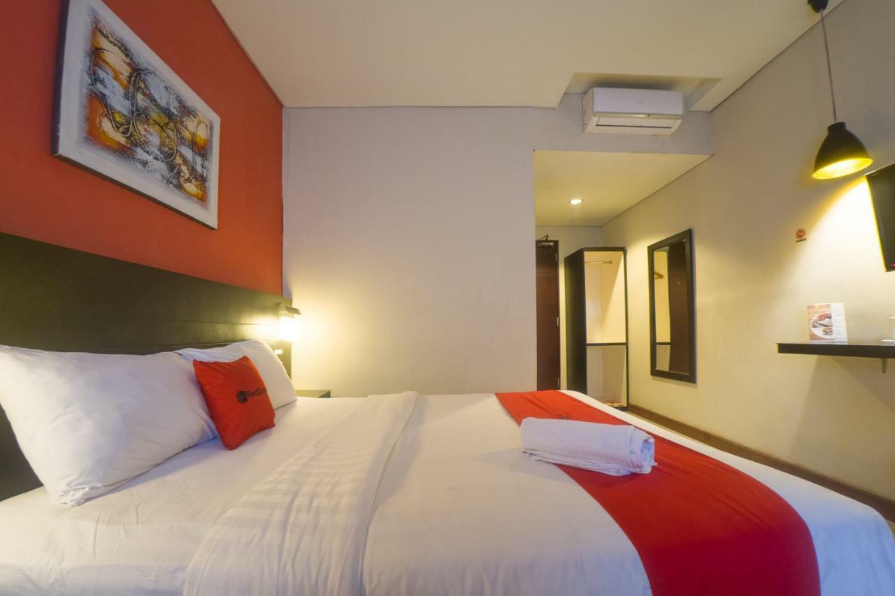 Budget Hotel Ambon Exterior photo